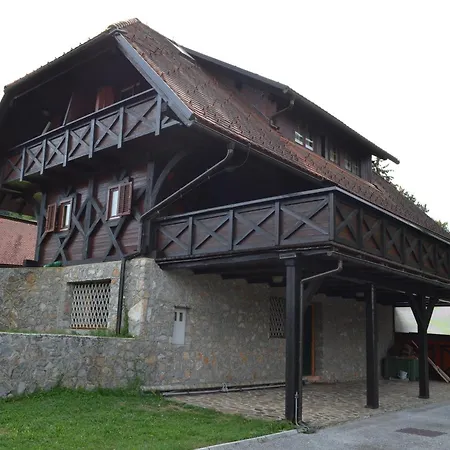 Holiday home Posestvo Brinje Gradicek